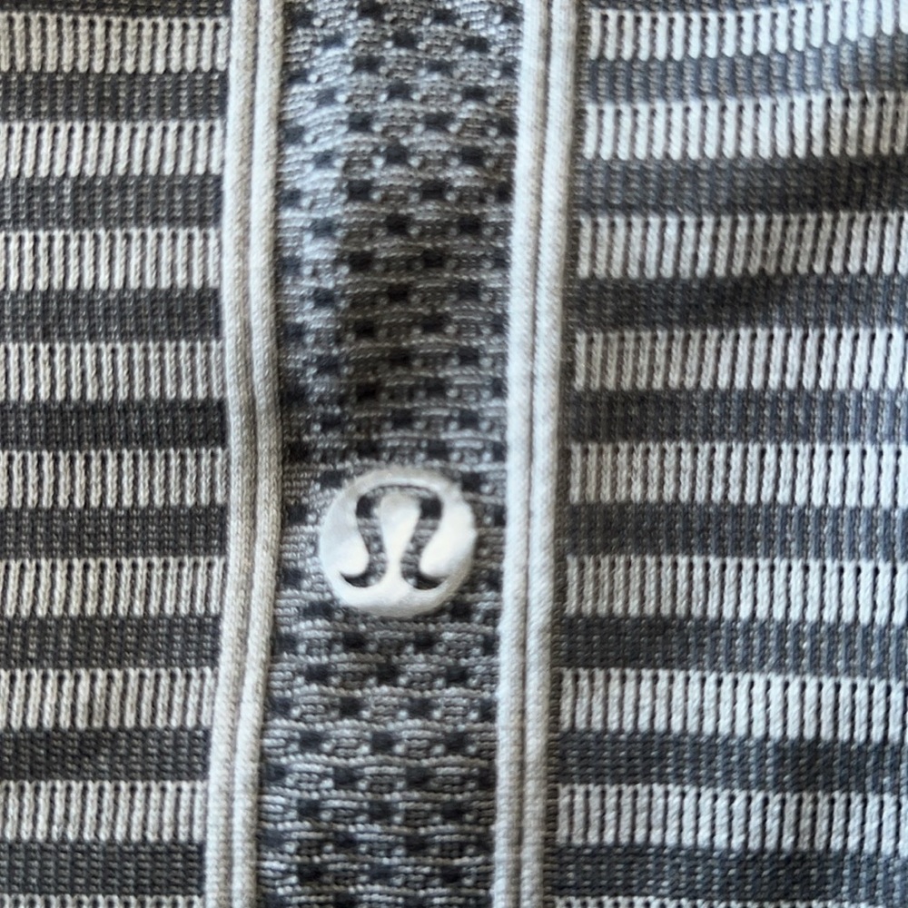 Lululemon - Picture 3 of 3